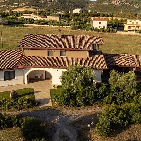 Agriturismo Sa Scalitta Carbonia Eksteriør billede